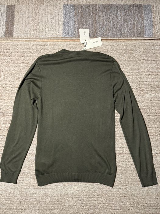 Чоловічий светр Brioni.