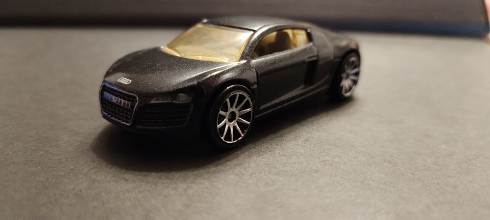 Hot wheels audi R8