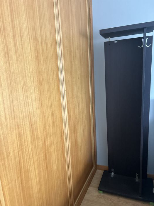 Espelho com bengaleiro