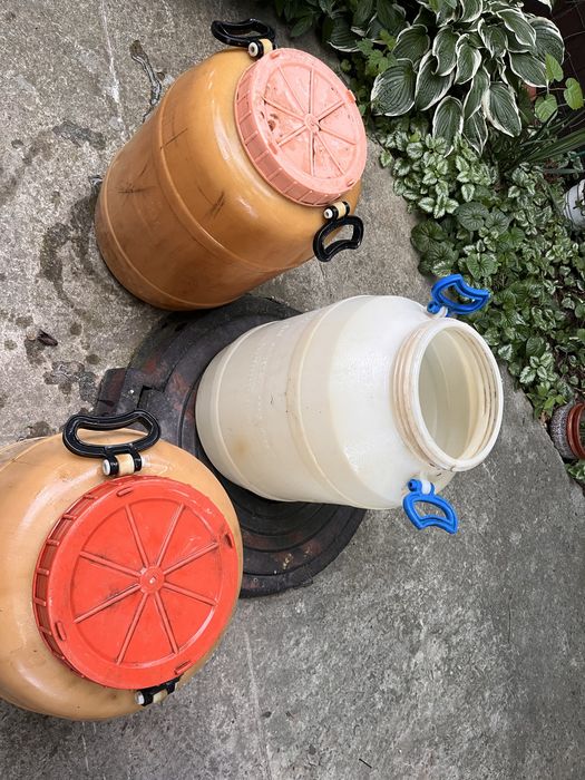 Бочки пишевые  50 л Б/У