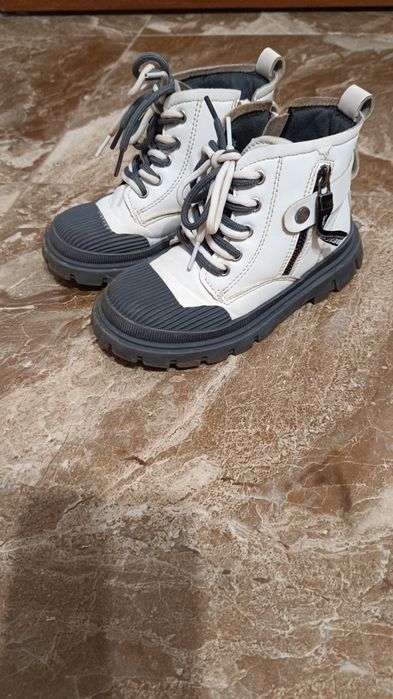 Демисезонні чобітки для дівчинки