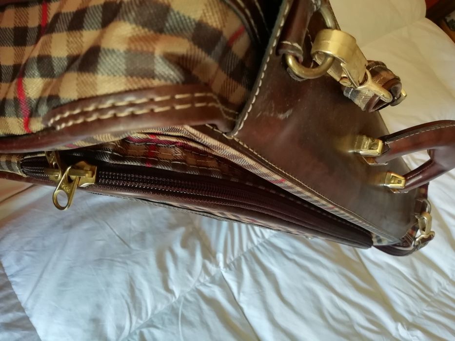 Porta fatos para viagem (mão e tiracolo)