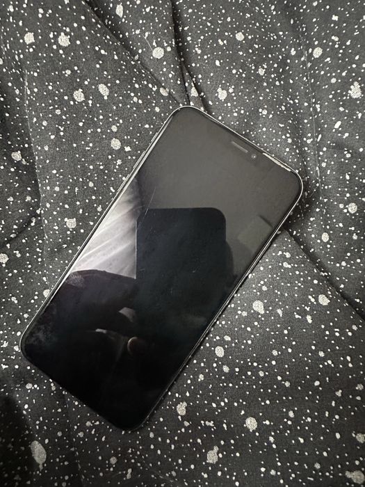 iphone xc R-SIM 64gb 8/10