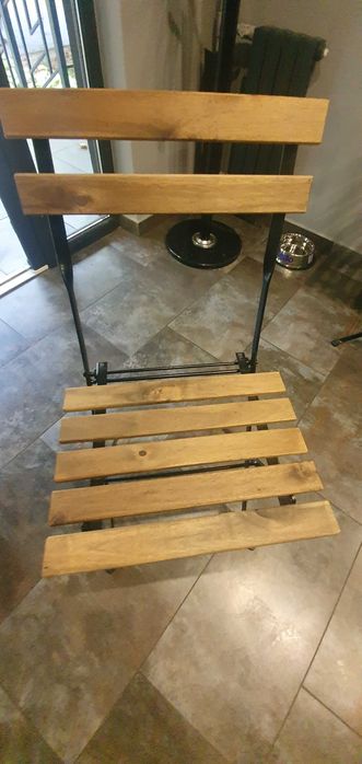 Стіл та стільці для літнього майданчика