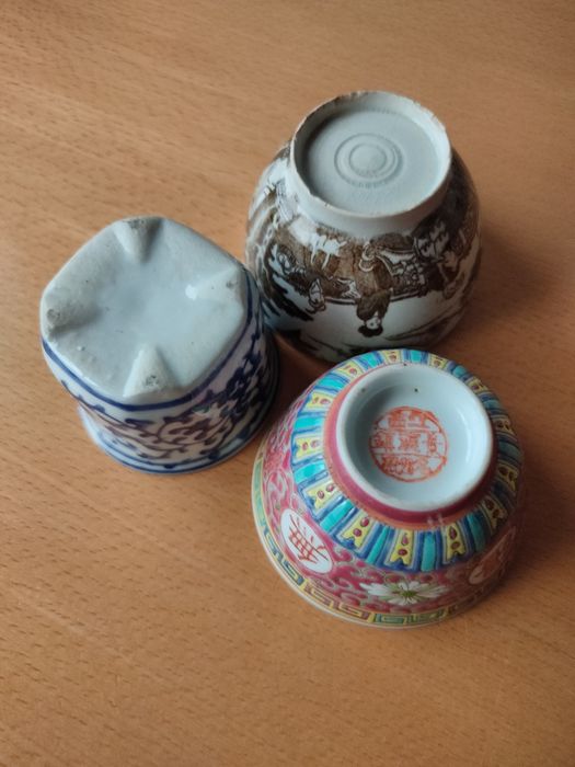 Conjunto de peças em cerâmica chinesa.