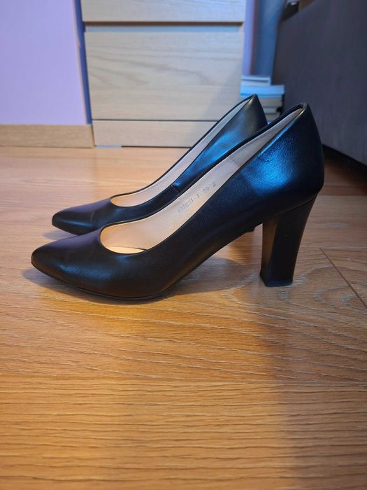 Buty czółenka firmy Wojas rozmiar 39