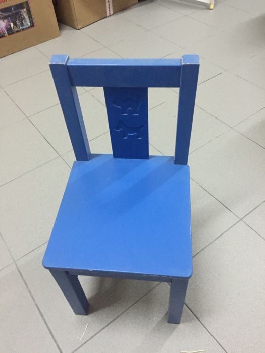 Cadeira de madeira para crianças