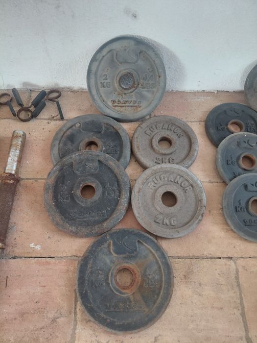 Conjunto musculação – 110 kg + barras e acessórios