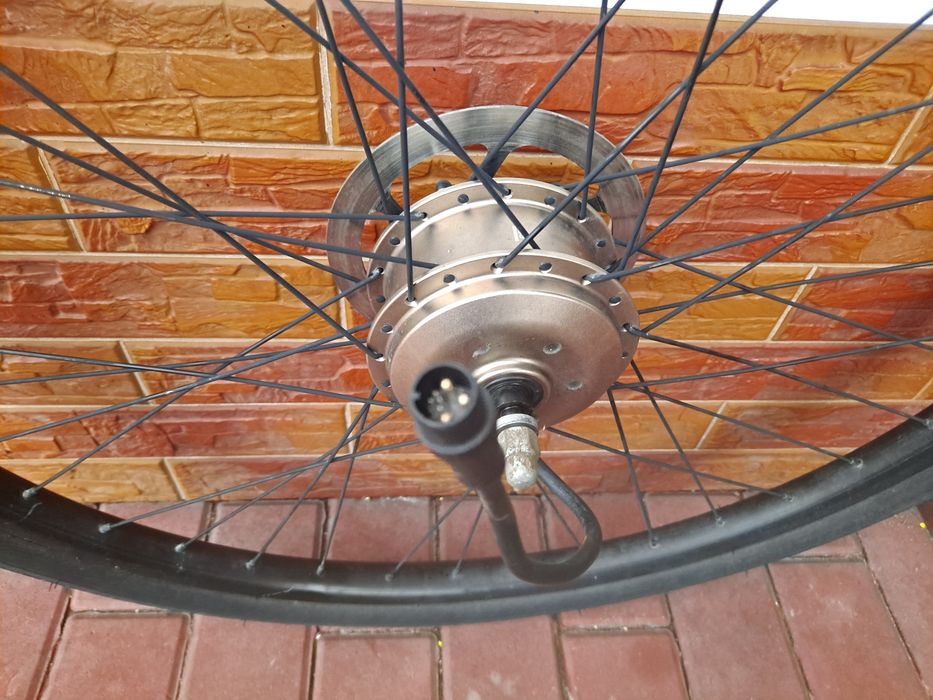 Kolo z silnikiem do roweru elektrycznego