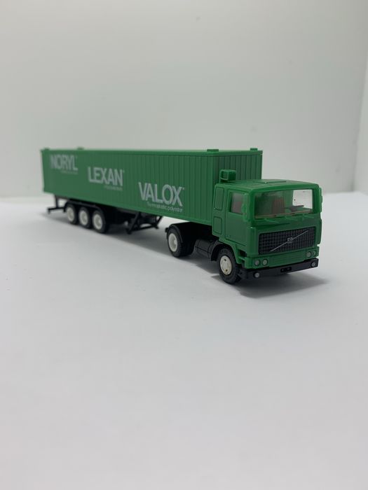 Volvo F12 da Herpa escala 1/87