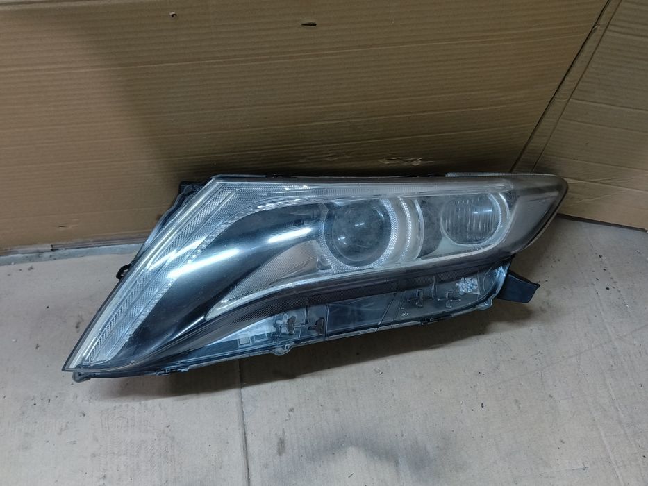 Фара Toyota Venza Тоёта Оригинал