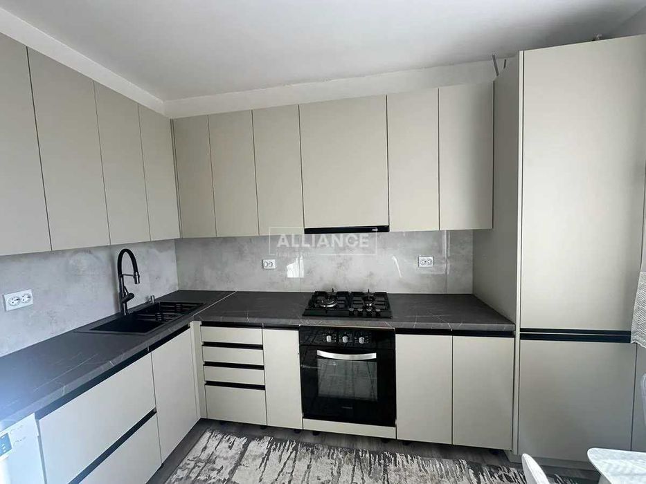 Продам шикарний будинок в 15 км від Івано-Франківська