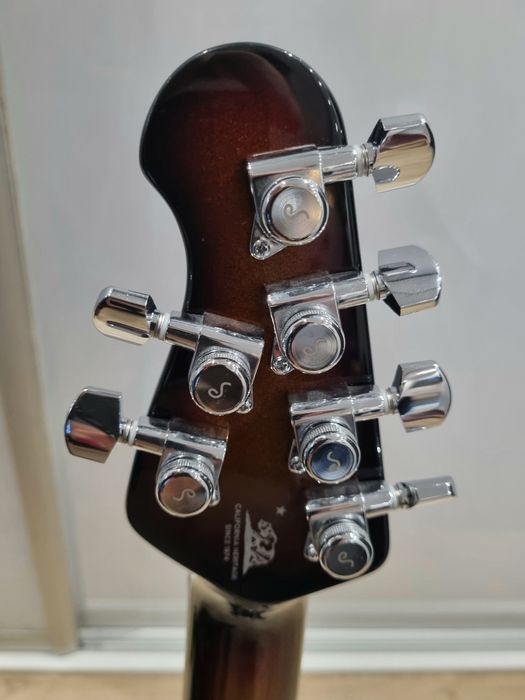 Music Man "Nowy" Sabre HH HT Showtime