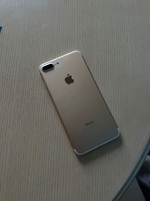 Телефон iPhone 7 Plus