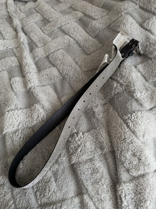 Pasek z krzysztalkami Stradivarius