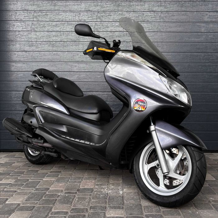 Продам максі-скутер Yamaha Majesty 400 (4722)