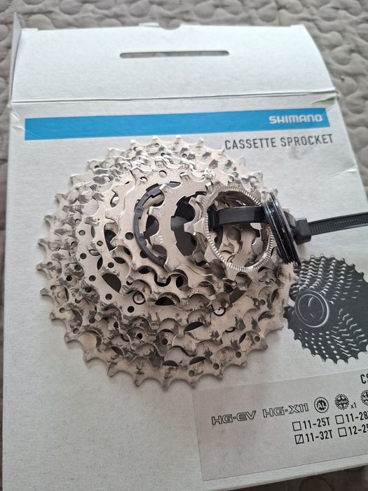 Kaseta SHIMANO Ultegra CS-R8000 11rz 11-32 Nowa