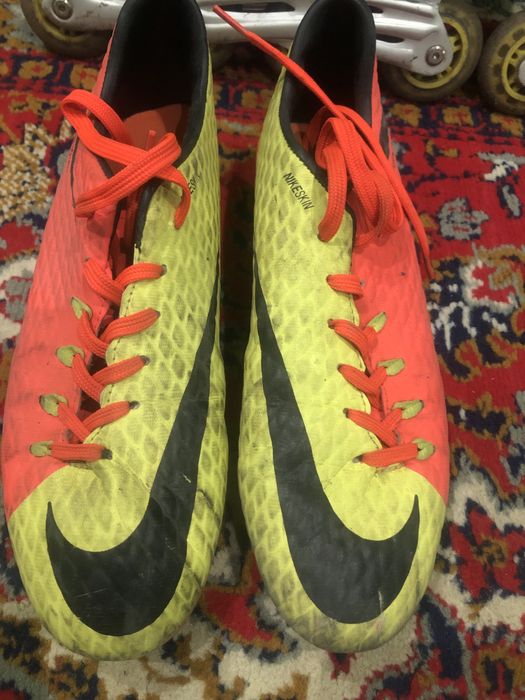 Продам бутсы футбольные