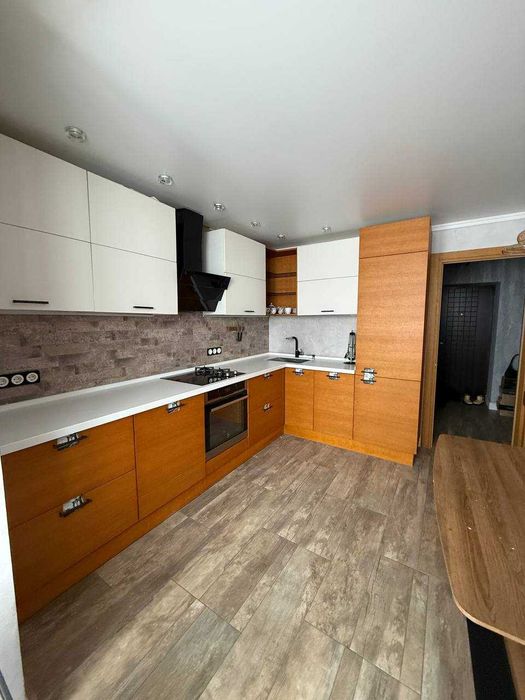 Здам 1к вул. Василя Порика