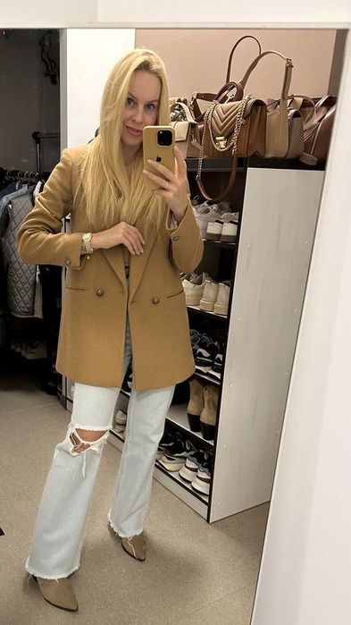 Фантастичний вовняний піджак із щільної тканини від бренду zara