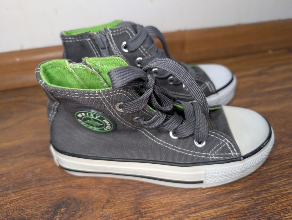 Nowe wysokie trampki