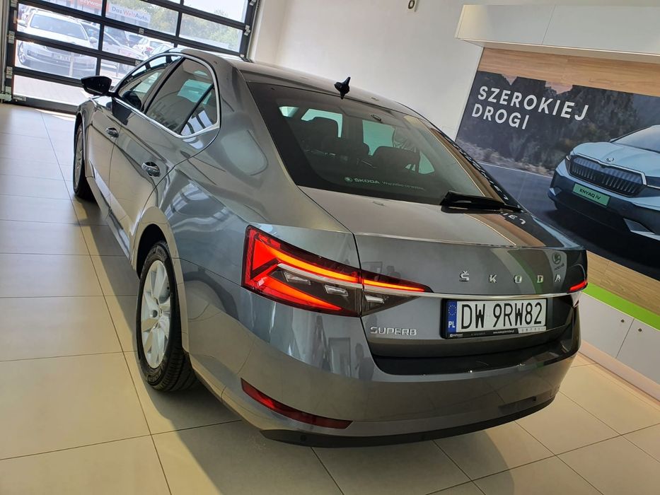 Wynajem aut /wypożyczalnia samochodów SKODA SUPERB