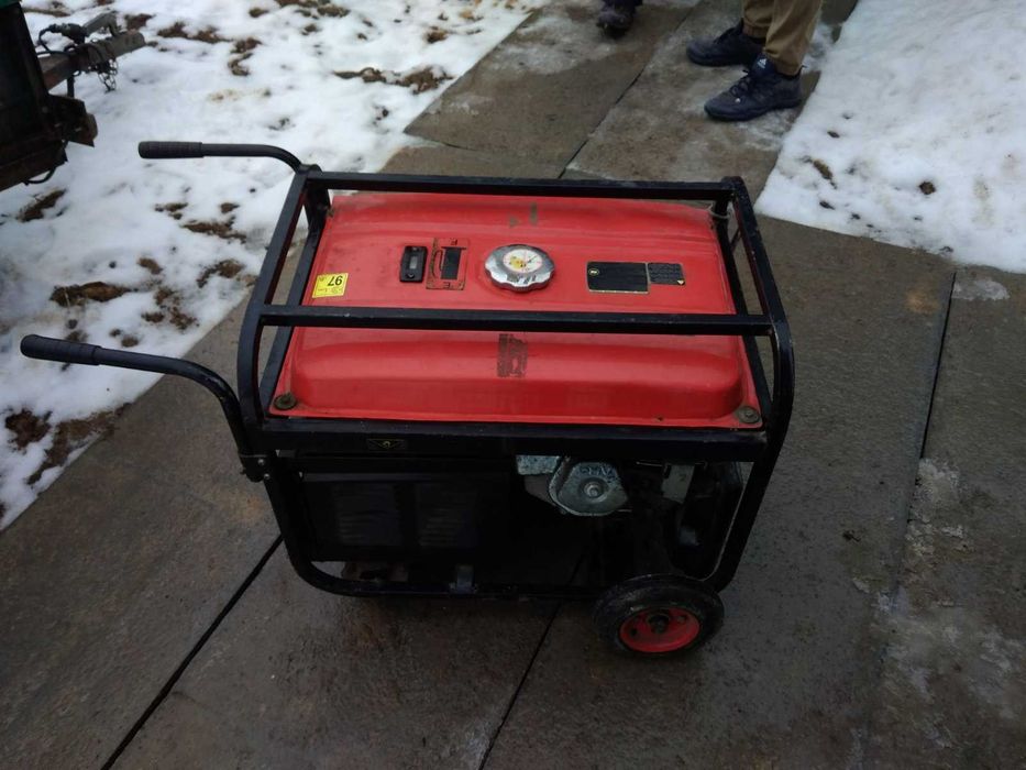 Генератор MATRIX 5500W з електрозапуском