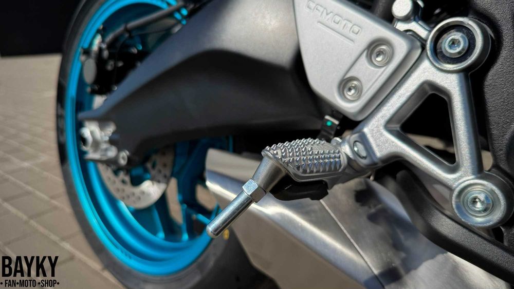 Мотоцикл CFMOTO 675SR-R