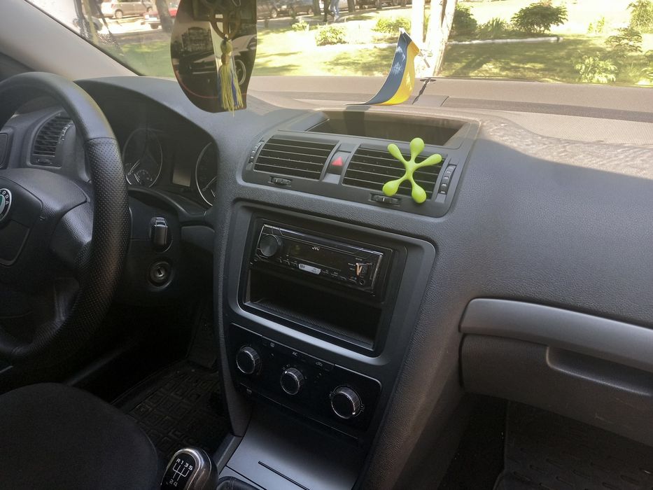 Продам Шкоду октавію 1.6 дизель