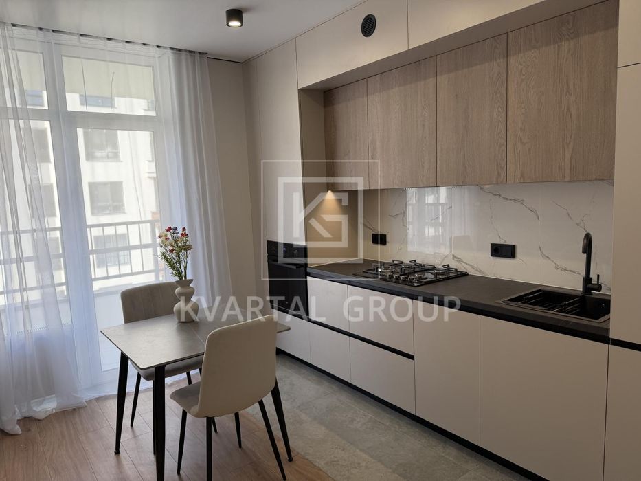 НОВЕНЬКА квартира  біля набережної