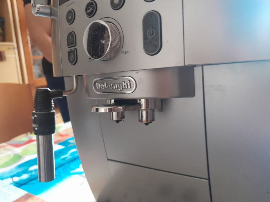 Máquina de café Delonghi negociável
