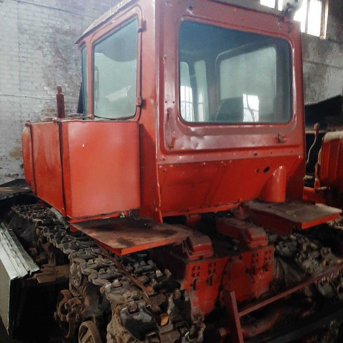 Бульдозер ДЗ-42Г (ДТ-75) бувший у використанні.