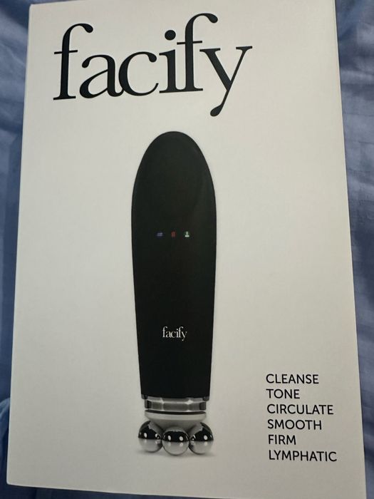 Пристрій для догляду за шкірою