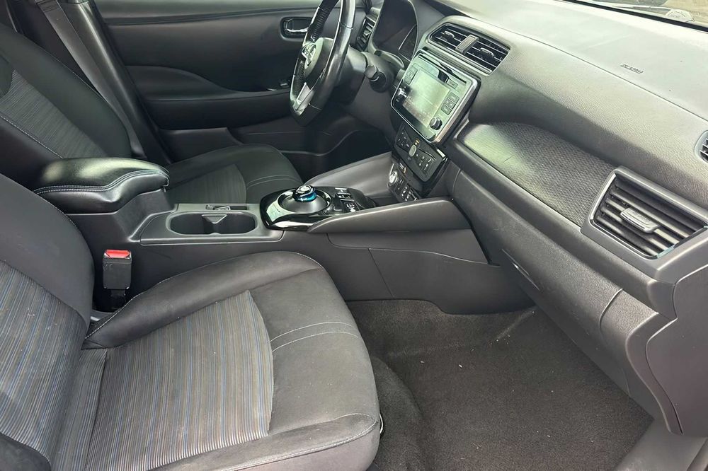 Nissan LEAF SL      2018