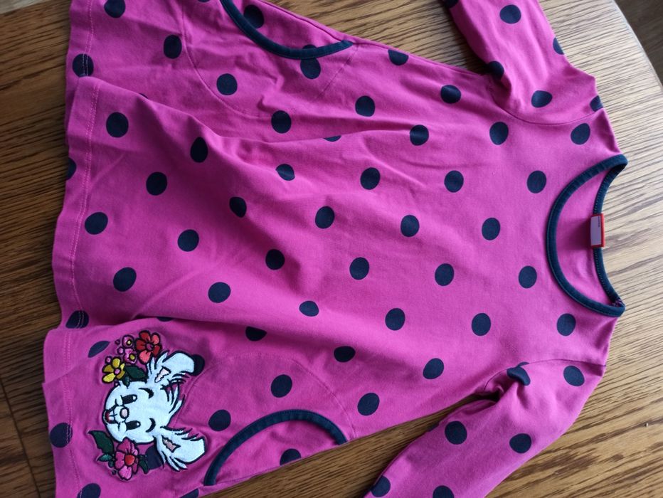 Różowa sukienka w czarne kropki-grochy z długim rękawem, rozmiar 92-98