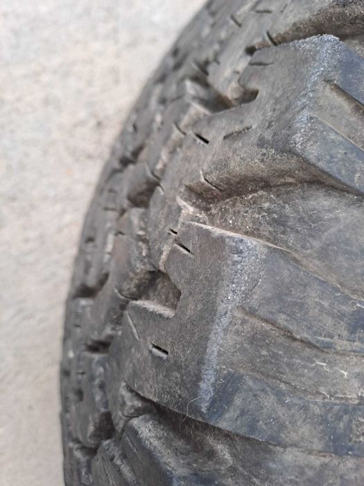Pneu suplente 265/70 R16