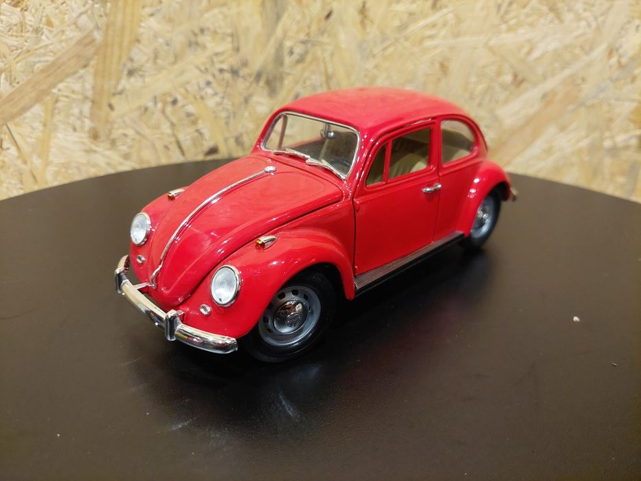 Model 1:18 Volkswagen Beetle Garbus Road Signatrure