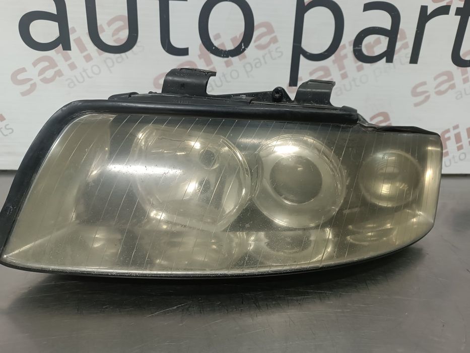Ótica / Farol Esquerdo AUDI A4 B6 - 89305690