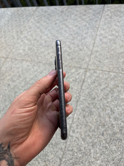 Sprzedam iPhone 11 64 GB