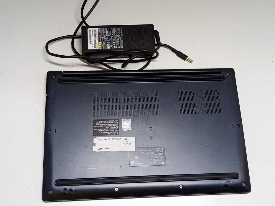 Ноутбук Toshiba Dynabook А50-J 15.6" IPS  i5-1135G7 8Gb 256Gb SSD