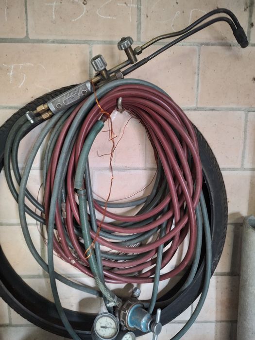 Шланги газові зварювальні,з редуктором, та пальничкою  комплектом