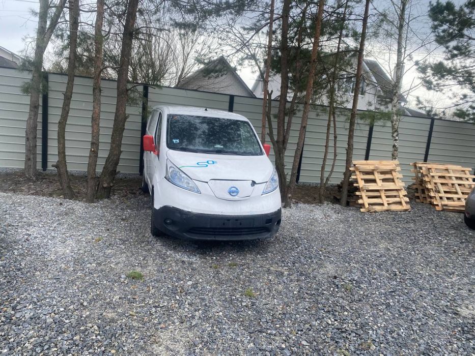 Запчастини Nissan e-nv 200, мотор