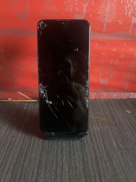 Vendo 3 telemovei incluindo um iphone xs desbloqueado