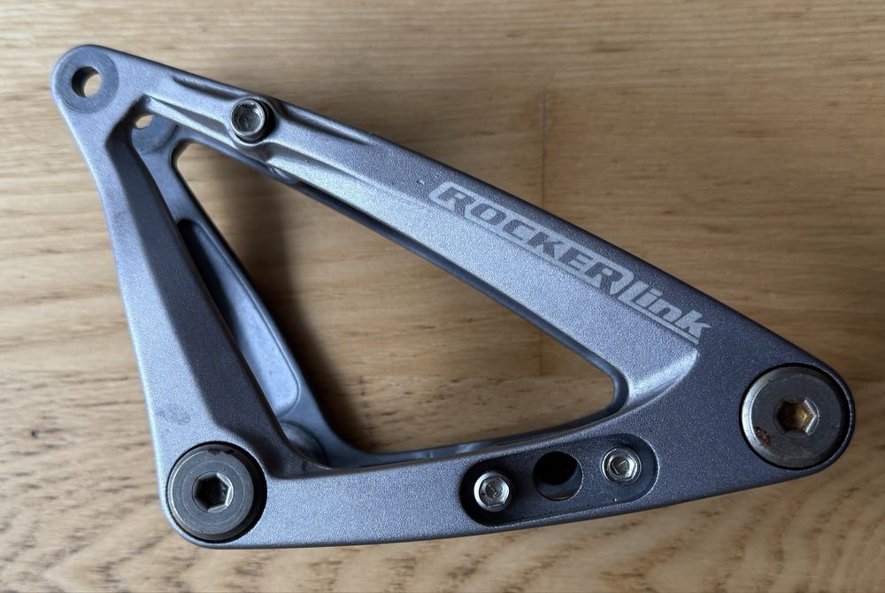 Trek Fuel / Top Fuel Rocker Link 2001–2006 - wahacz, łącznik