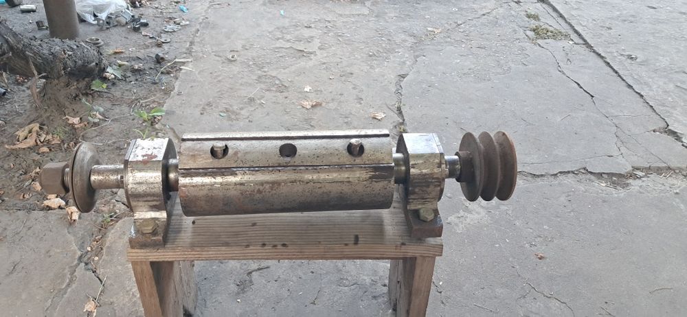 Продам вал для циркулярки  с ножами