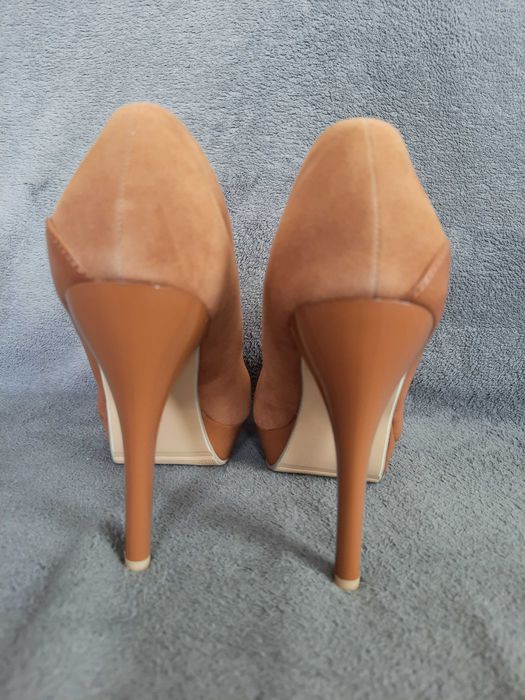 Szpilki zamsz skora CAMEL roz.39