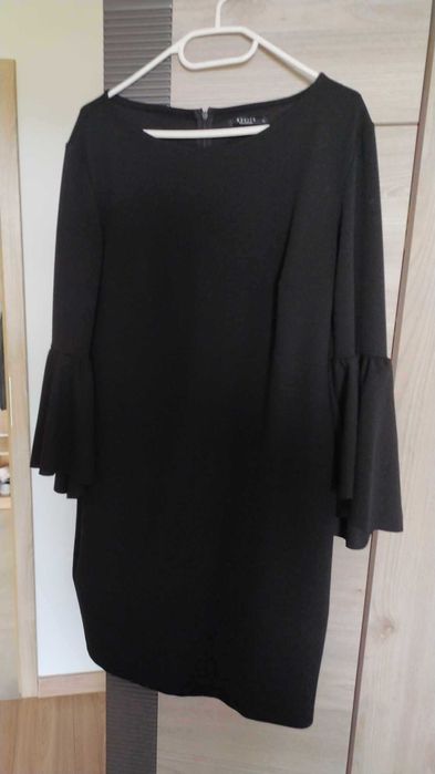 Elegancka czarna sukienka