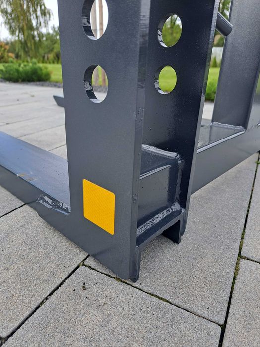 paleciak na tył ciągnika, widły do palet, 4 uchwyty mocujące, nowość