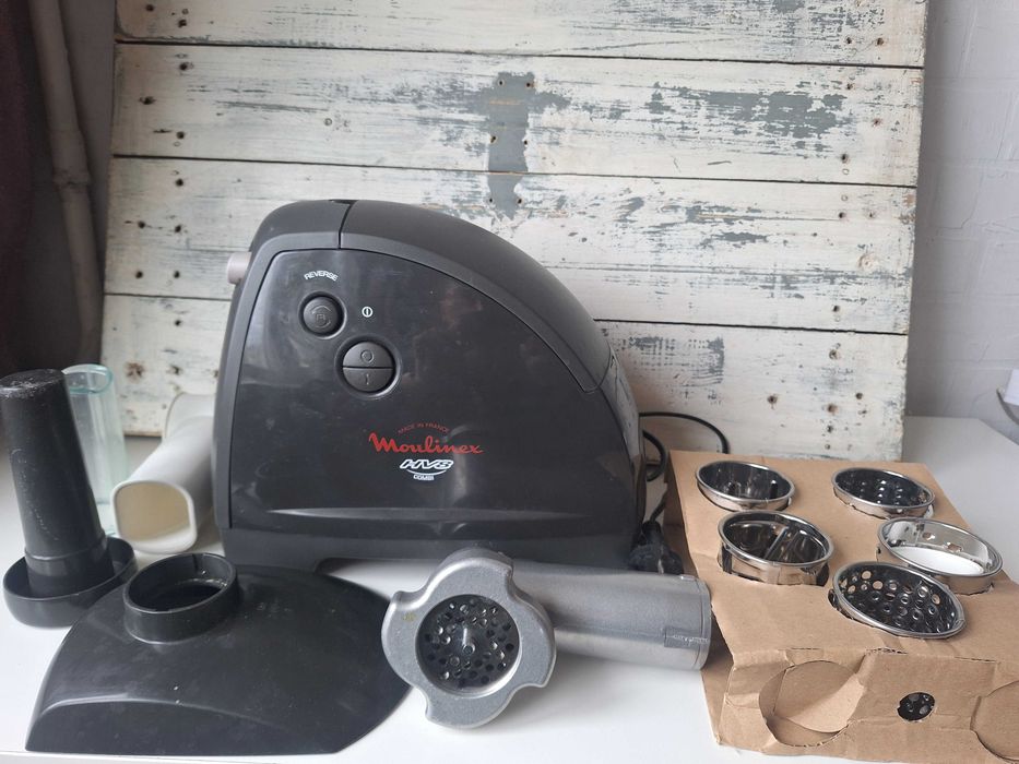 М’ясорубка Moulinex HV8 Combi