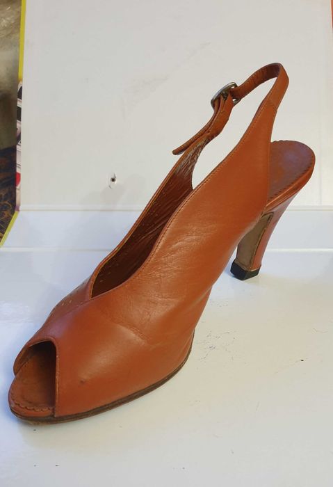 Шкіряні теракотові босоніжки р. 39 Вживані